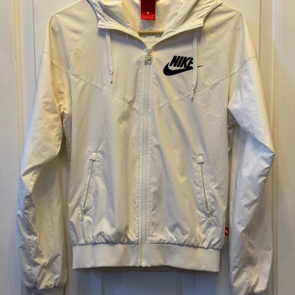 Women’s Nike hooded windbreaker size small